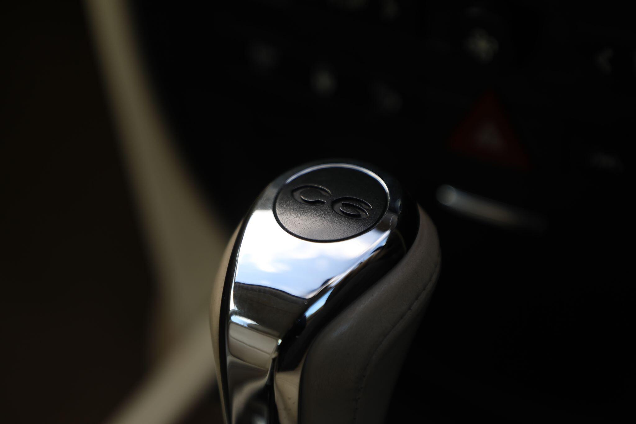 Large vehicle image
